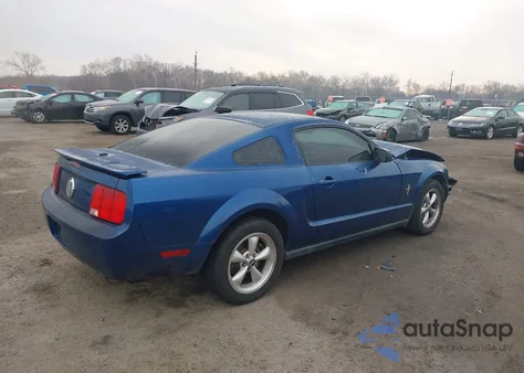 2008 Ford Mustang V6 Deluxe/V6 Premium из США, поврежденный, VIN 1ZVHT80NX85135082